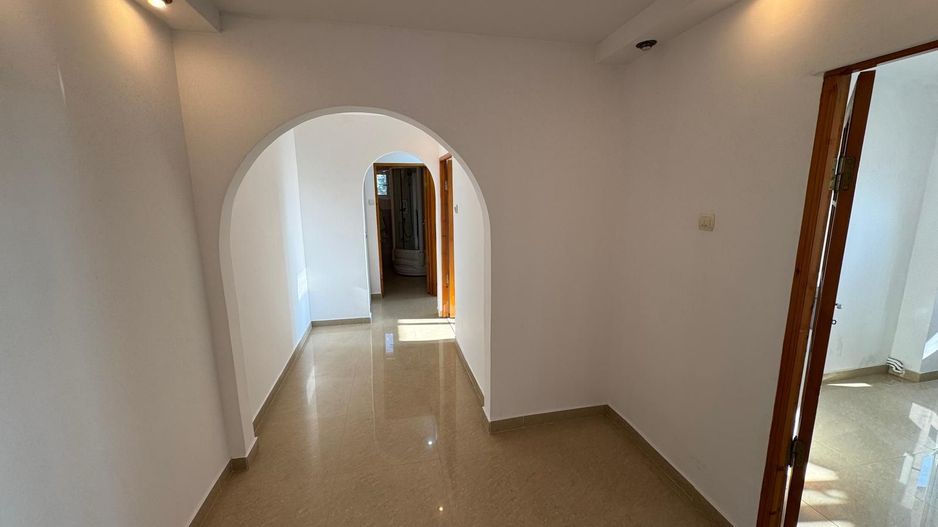 Apartament 3 camere 60 mp bloc 1980 central Filipesti de Padure! - Poză 21