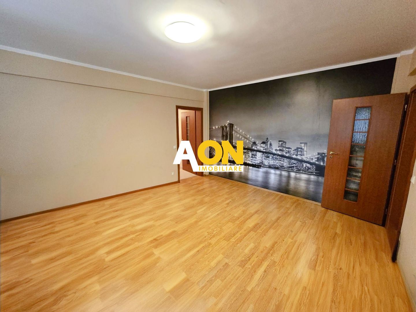 Apartament 3 camere, 2 bai, 81 mp utili, ultracentral - Poză 1