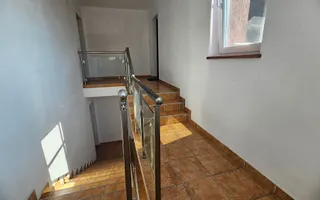 Apartament de inchiriat 6 camere 179 mp Etaj 2 + mansardă - Poză 12
