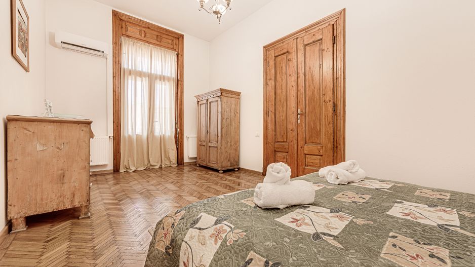 Apartament in Palatul Bohus - Poză 4