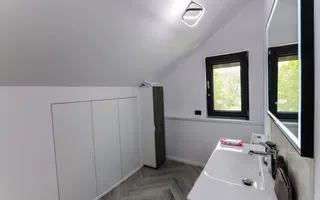 VILĂ MODERNĂ DE LUX CU PISCINĂ, FOTOVOLTAICE ȘI FOIȘOR – BREAZA - Poză 61