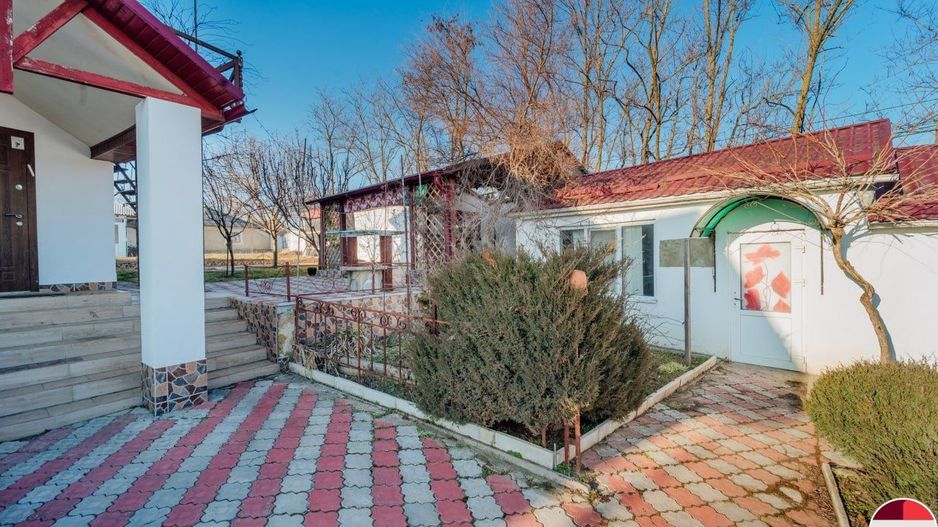 Casă de vânzare, Obileni, Hîncești ,185 m² ,16 ari, 2 garaje - Poză 23