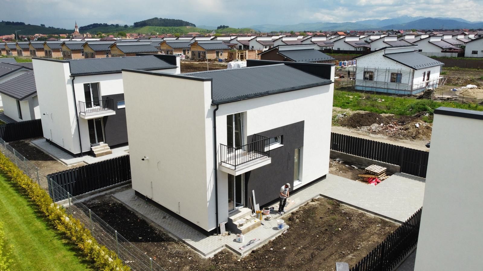Casa/Vilă P+1 cu 4 camere de vânzare - Sânpetru - Poză 2