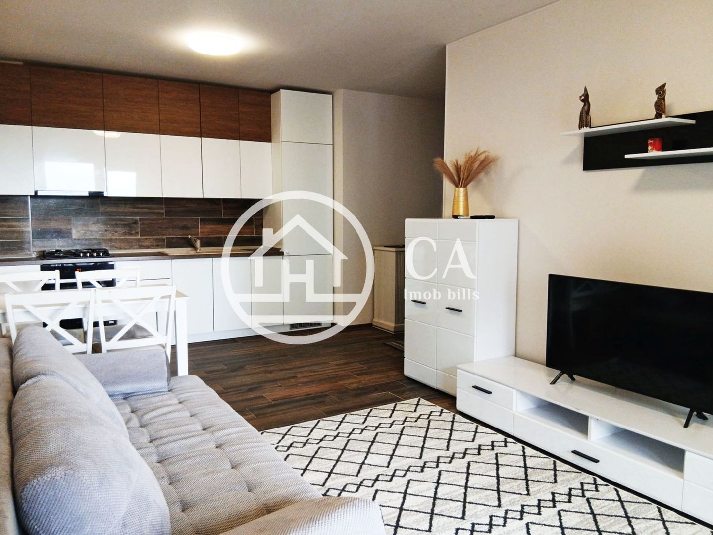 Apartament de vanzare cu 3 camere in Prima Onestilor, Oradea - Poză 2