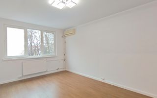 3 camere | Militari | Etaj 1/4 | Renovat 2025 | Vedere spre zona de case - Poză 1