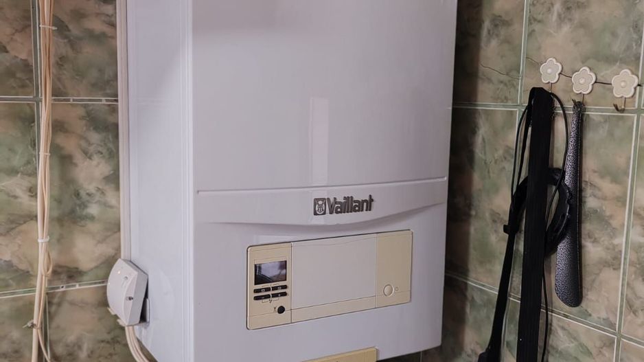 CASA IN POPESTI LEORDENI, RENOVATA, CURTE, MOBILAT-UTILATA - Poză 10