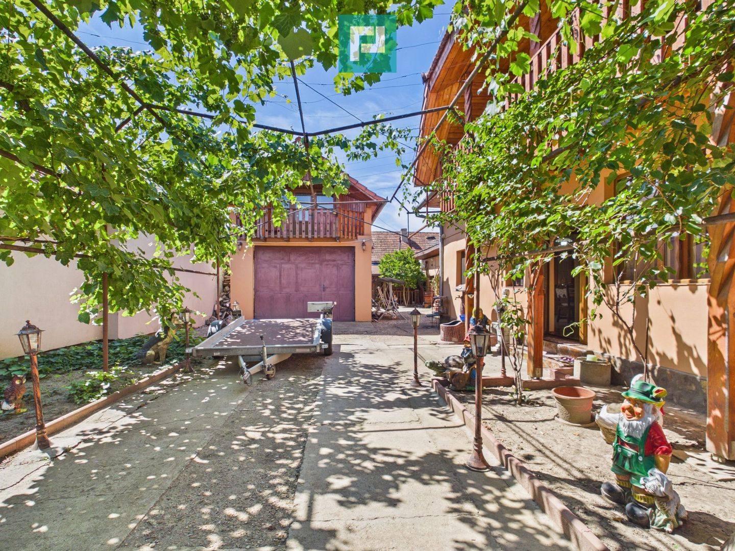Casă individuală spațioasă în Jimbolia - Poză 3