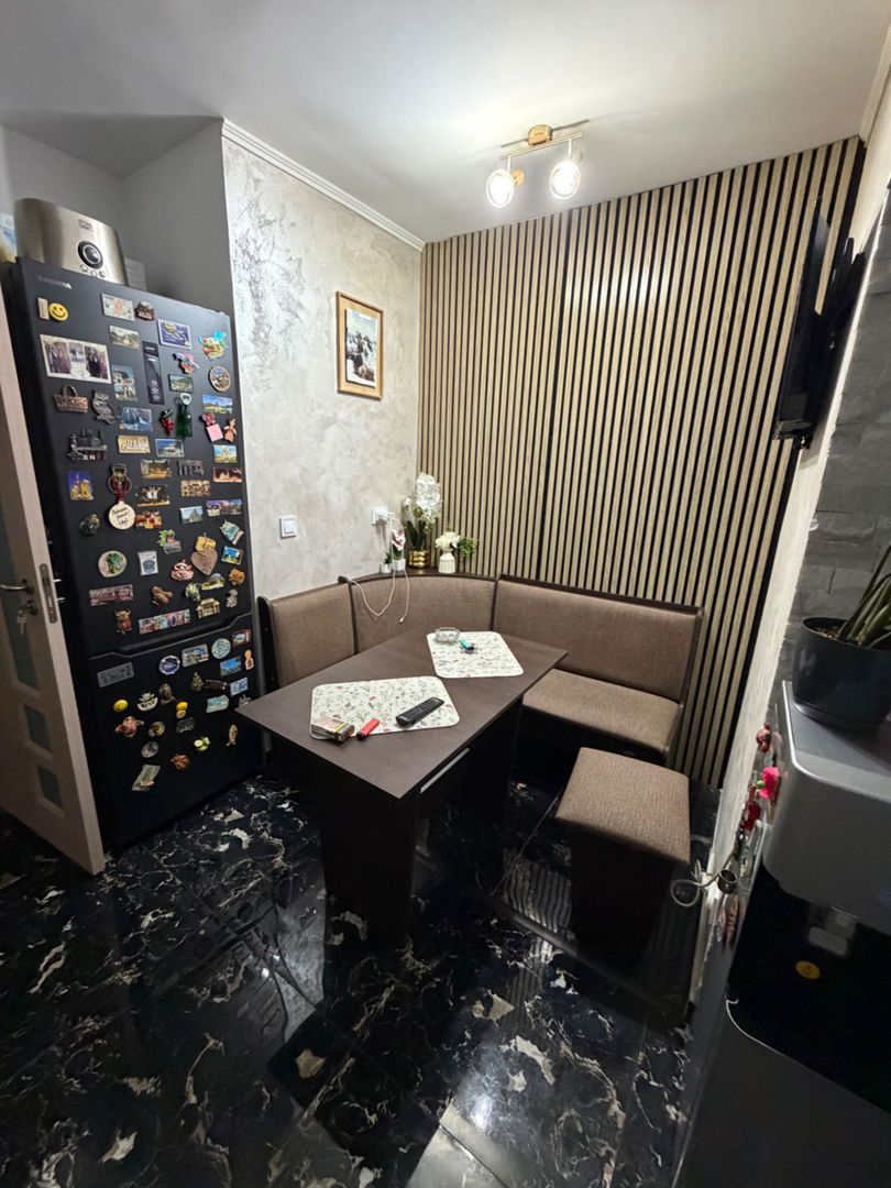 Vanzare Apartament 3 camere 73 mp, etaj 1, 2 băi, balcon, parcare, Drumul Sării - Poză 6