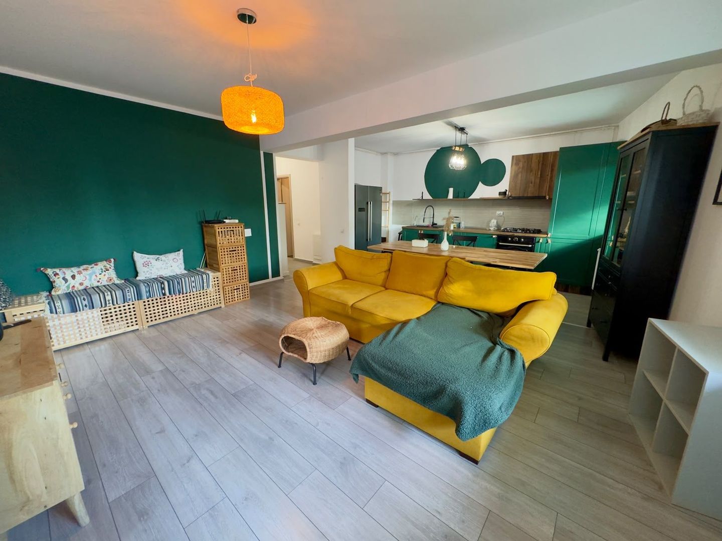 3 camere Semidecomandat | 2 bai | Parcare | Mobilat Utilat | Curte - Poză 8