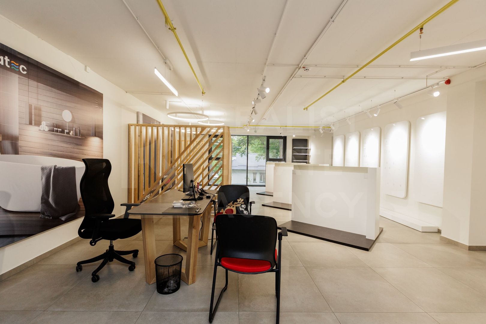 Vânzare, spațiu comercial, amplasat în Ungheni, pe str. Mihai Eminescu - Poză 17