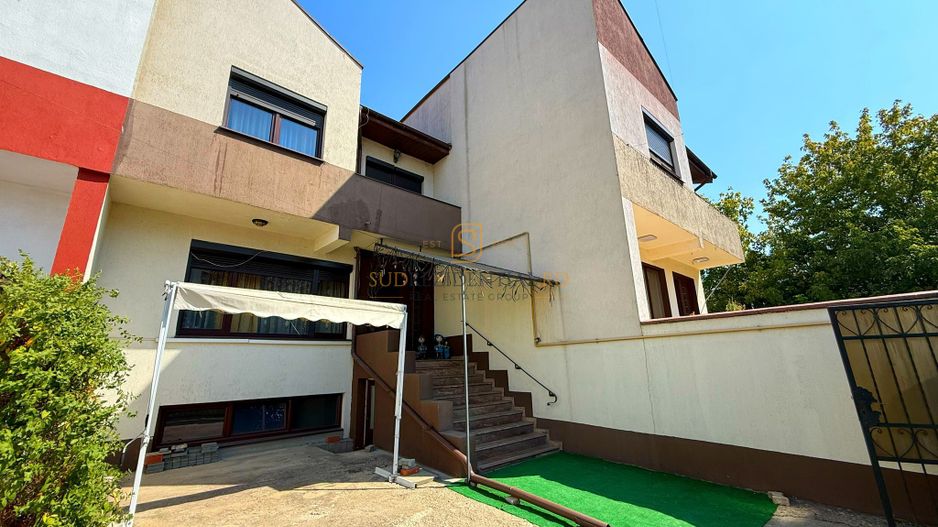Vila deosebita / 6 camere / Soseaua Oltenitei / Teren 213 mp - Poză 1