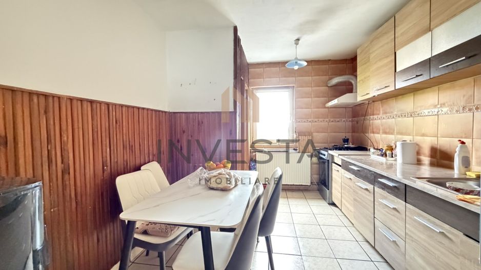 Apartament 4 camere decomandat, etaj intermediar, garaj, zona Zorilor - Poză 2
