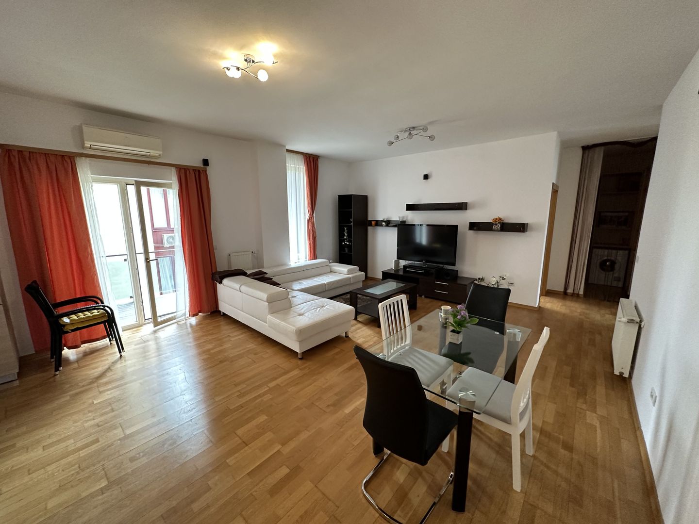 Apartament cu 3 camere - Poză 2