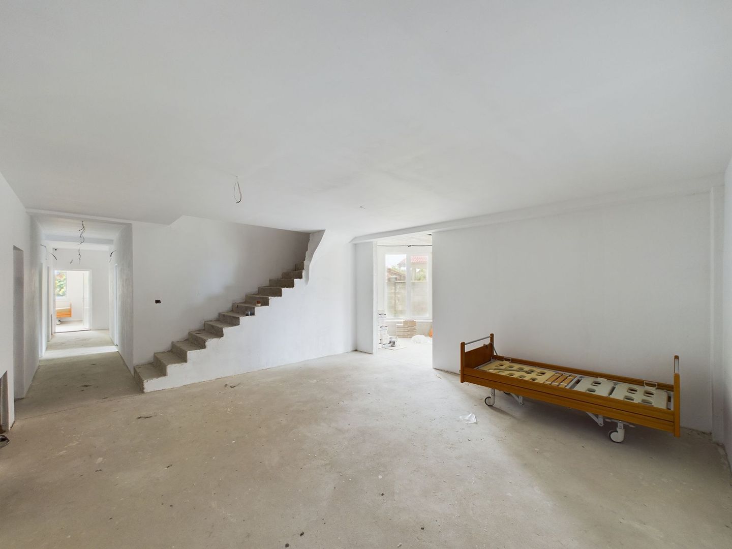 Casă cu destinații multiple în Gai - Poză 9