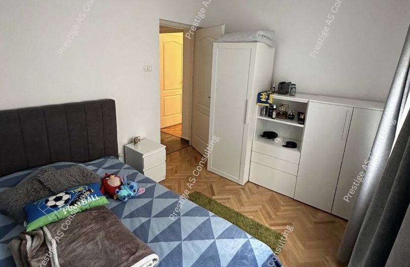 Apartament 3 camere Etaj 2 |  Complexul Studenntesc | Zona Linistita - Poză 4