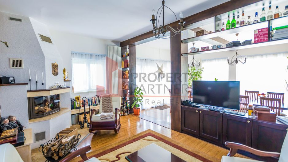 Vilă 340 mp Bran | Teren 5500 mp | 6 dormitoare cu băi proprii - Poză 12