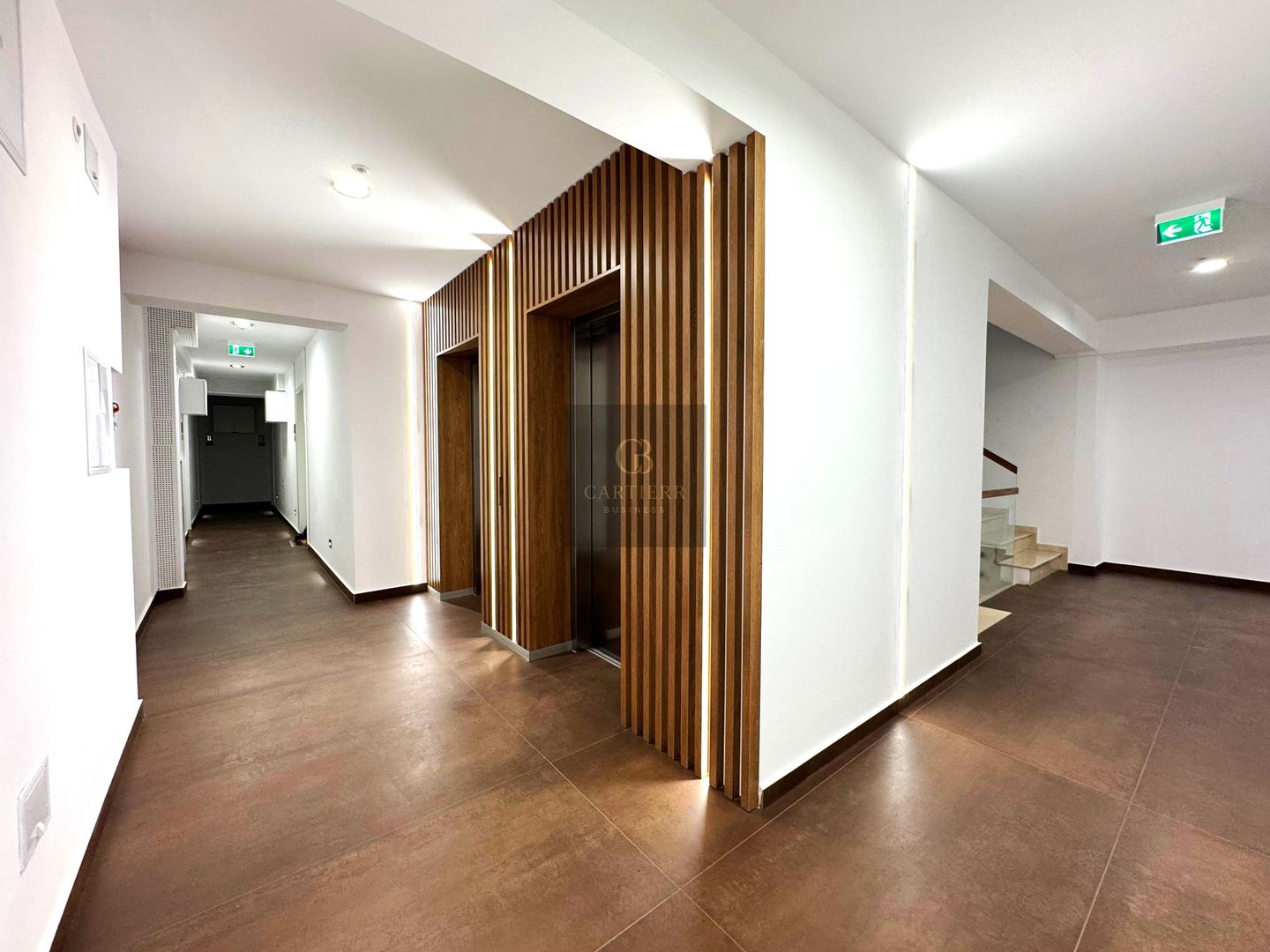 2 CAMERE + TERASĂ LA ETAJ | PALATUL PARLAMENTULUI | COMISION 0 - Poză 15