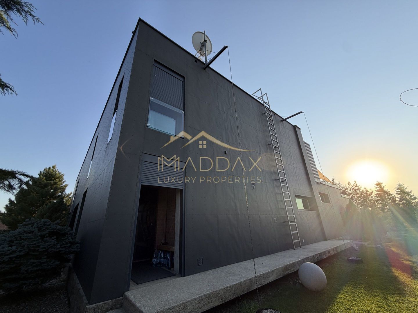 Vila Exclusivista *2223mp teren* / Piscina proprie / 5 garaje / Otopeni - Poză 7