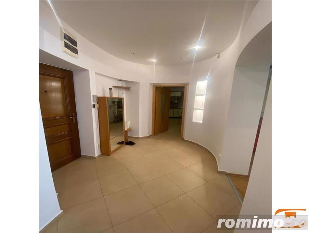 3 camere decomandat lux zona Medicina - CENTRALA PROPRIE - Poză 6