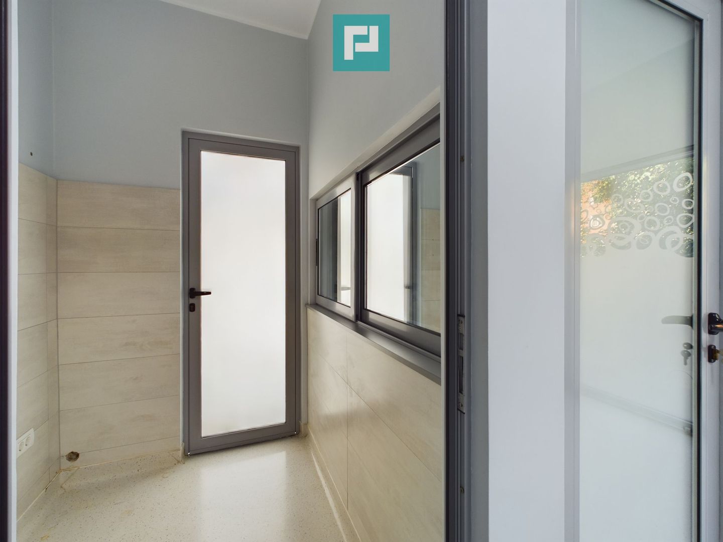 Vilă cu destinație multiplă situată ultracentral - Poză 11