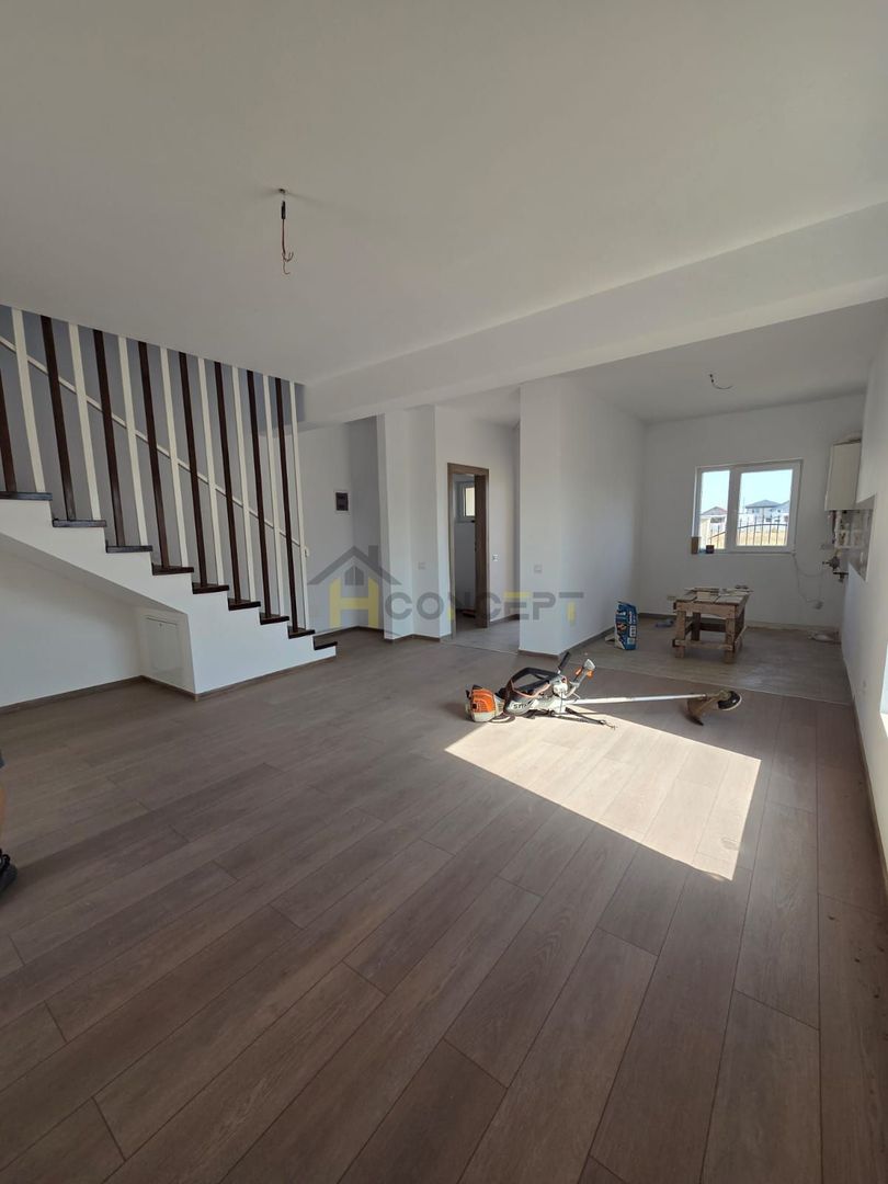 Vila spatioasa 4 camere Str Sperantei Mutare imediata - Poză 4