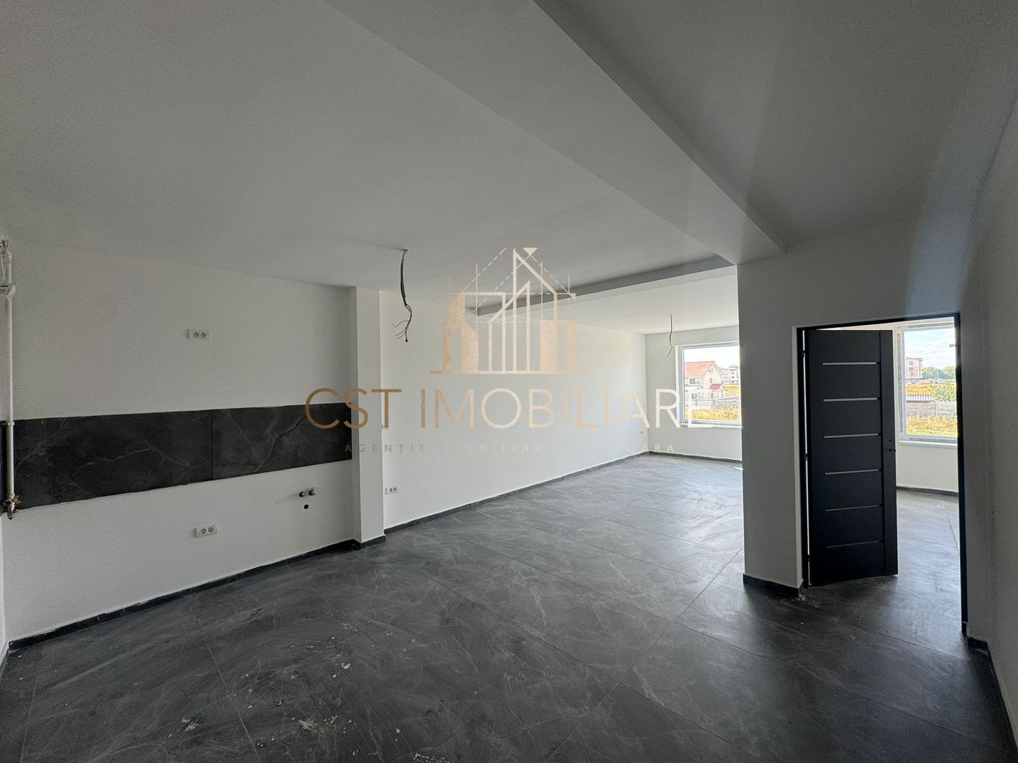 Apartament cu 2 camere / Etajul 1 - Poză 1