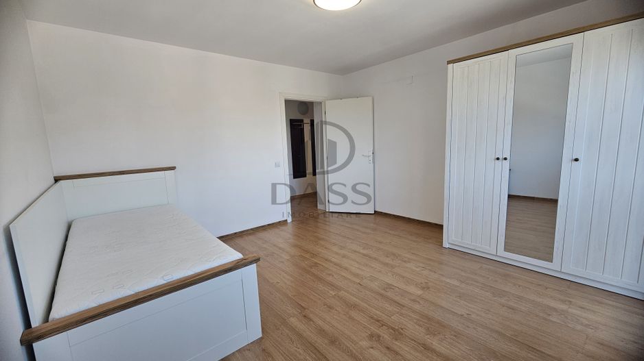 Apartament de inchiriat 6 camere 179 mp Etaj 2 + mansardă - Poză 5