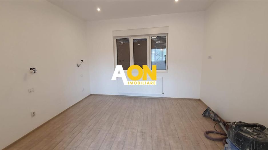 Casa 3 camere 2 bai renovata 655 mp teren Centru - Poză 15