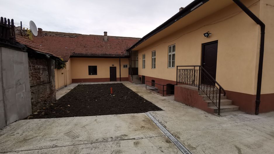 Casa singur in curte-zona Girocului - Poză 12