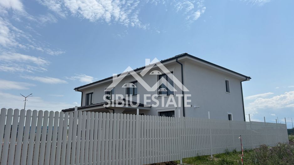 Duplex modern cu 4 camere, 102 mp – oază de liniște aproape de orașul Sibiu - Poză 2