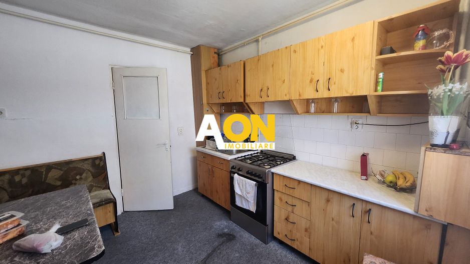 De vanzare apartament 3 camere, etaj intermediar, Cetate - Poză 8