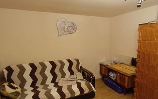 Casă spațioasă cu 4 camere , curte și teren generos în Mașloc - Poză 10