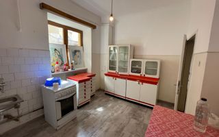 Casă 3 camere, Mihail  Kogalniceanu, Zona Ultracentrală, Curte 240 mp - Poză 4