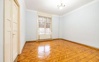 Apartament nemobilat, 3 camere, etaj 1, Bld.Revoluției - Poză 4
