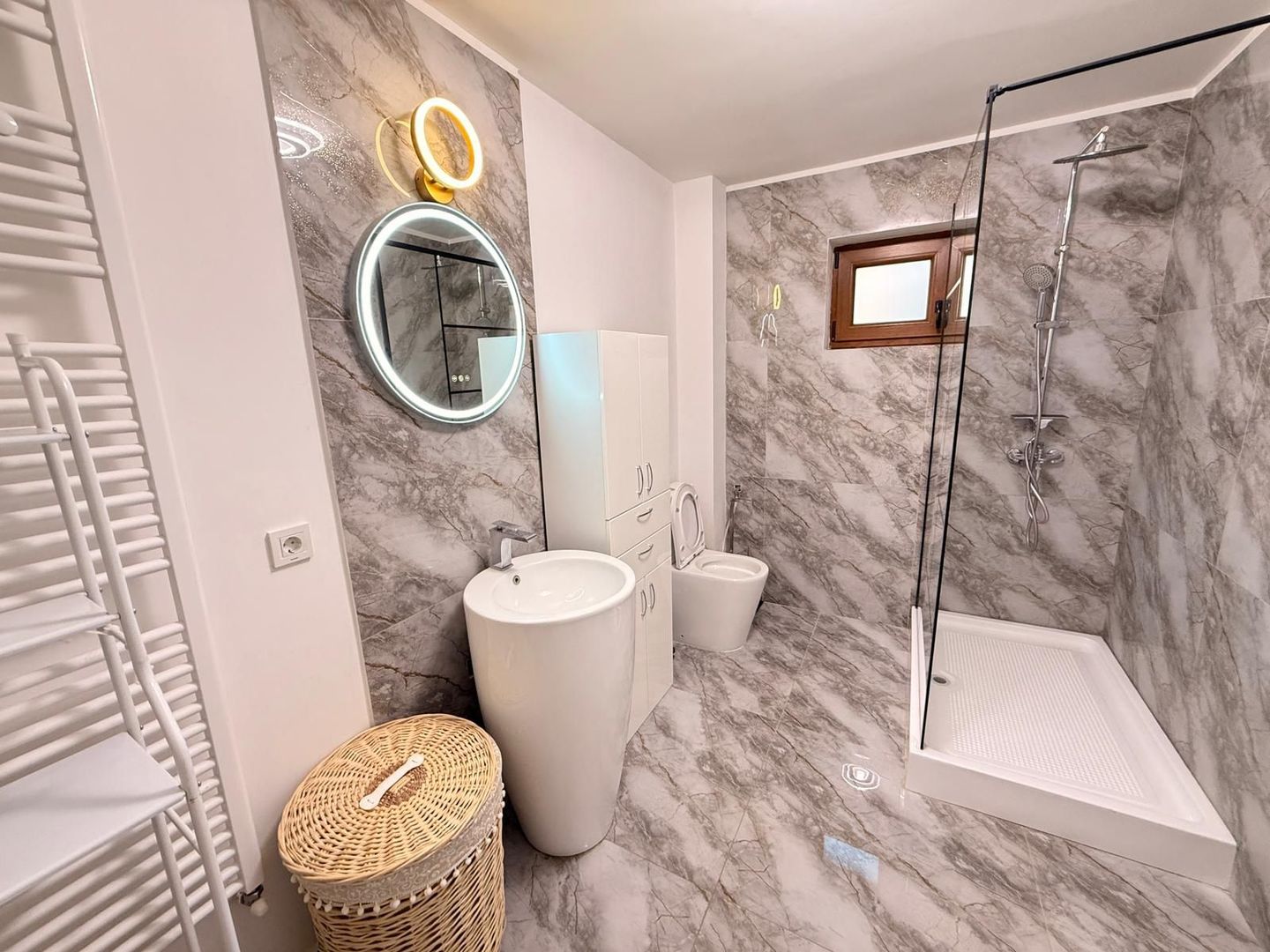 Vilă individuala Tunari | Curte libera 200 mp - Poză 9