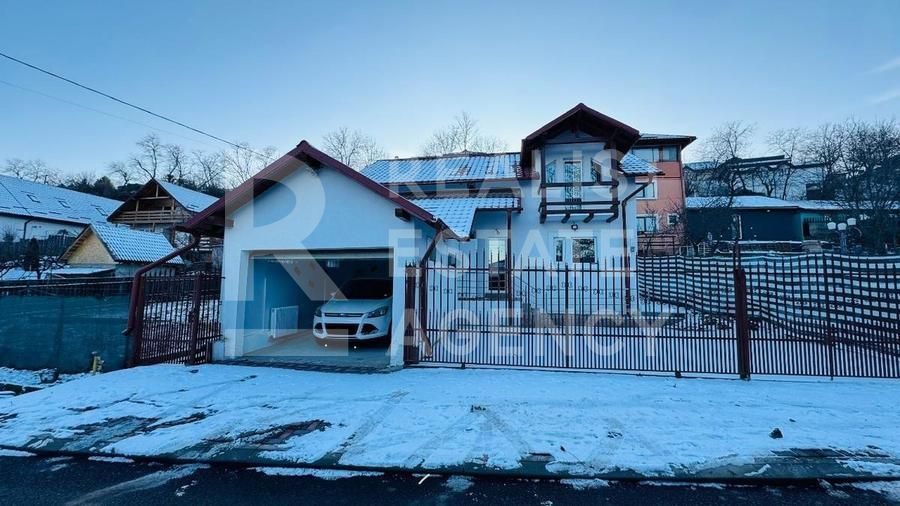 Vilă spațioasă, 6 camere, Copou -Sărărie - Poză 1