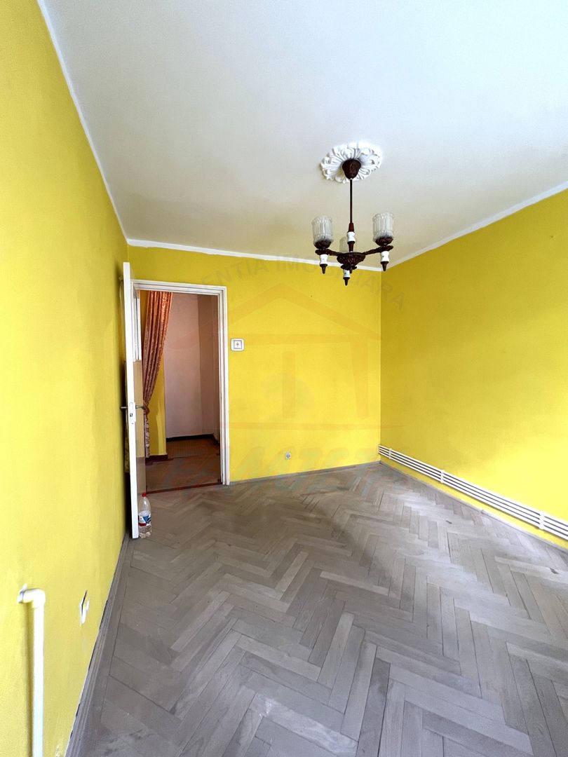 🏡 Apartament 2 camere, etaj 3, stradal – zonă excelentă Micro 40 - Poză 12