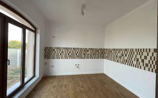 Casa individuala pe parter 160Mp -la asfalt-Ghiroda - Poză 7