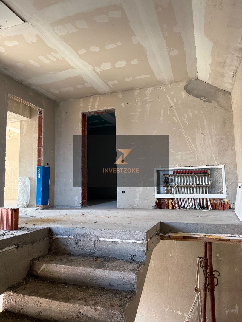 Casă spațioasă cu teren 806 mp - Poză 17