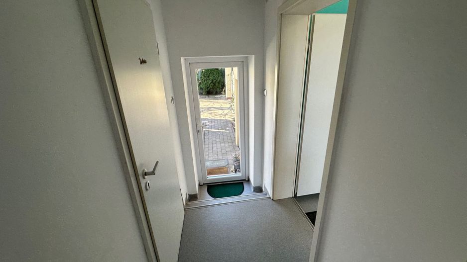 Spatiu de birou cu curte și anexa zona Badea Cartan - Poză 11