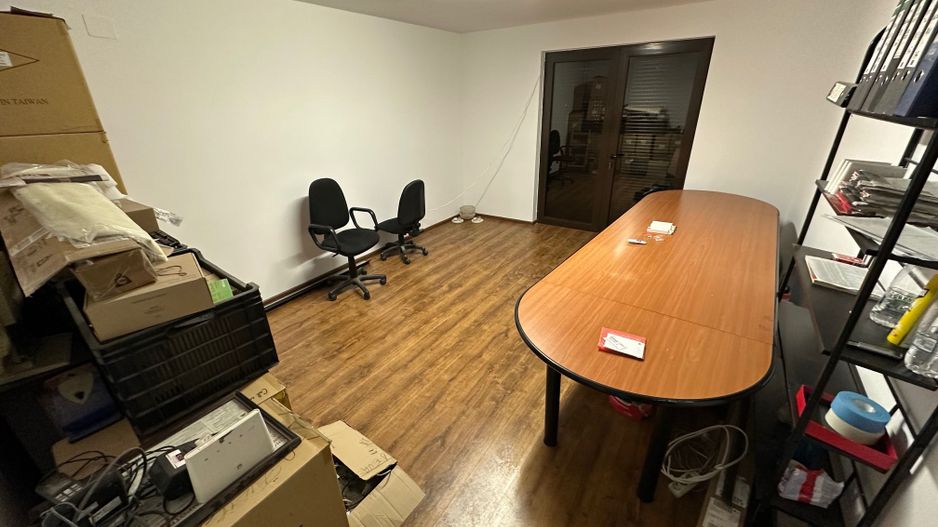 Cladire pretabila spațiu birouri/ clinica - Poză 36