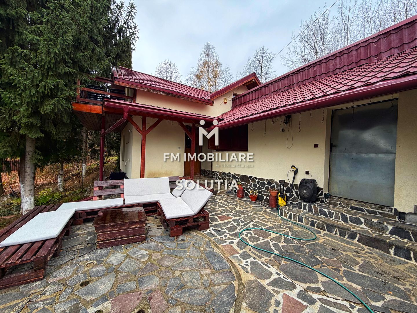 Casă de  vânzare cu vedere panoramică - Poză 2