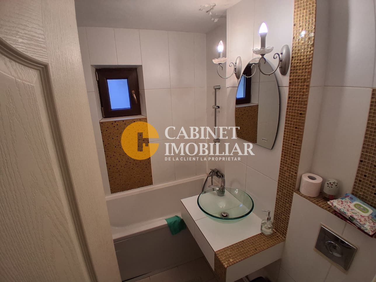 LAZAR - 3 CAMERE DECOMANDAT - ETAJUL 1 - BLOC DUPA 80 - Poză 4