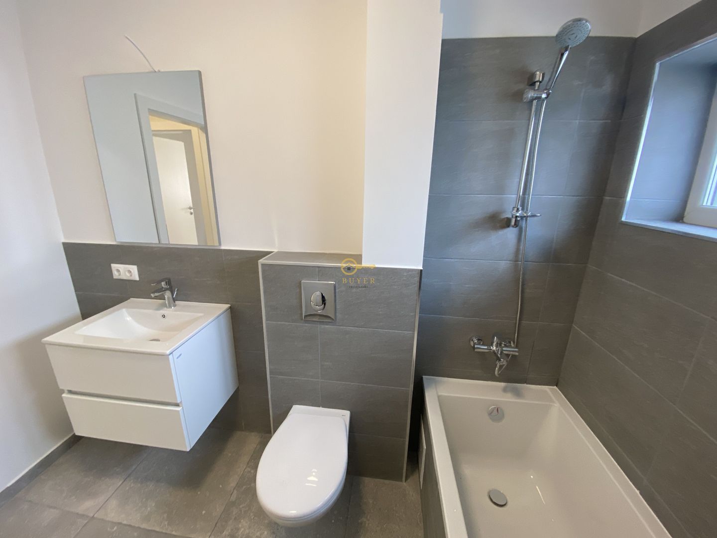 Apartament cu 2 cam, LA CHEIE, etaj 1- INTABULAT - Poză 4