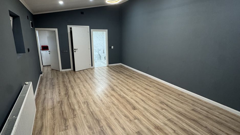Spațiu comercial complet echipat - Poză 13