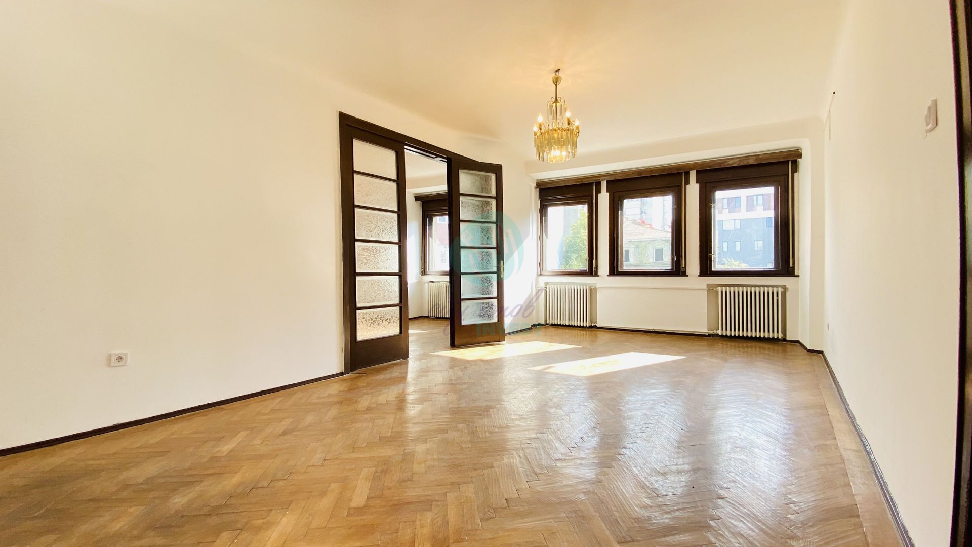 Apartament spatios cu 4 camere - Banu Manta - Poză 1