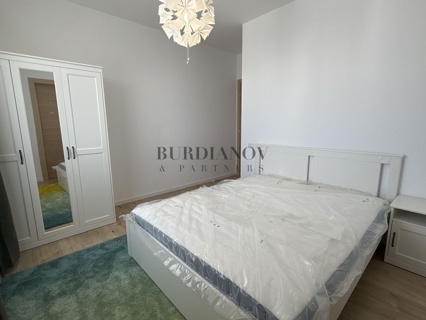 Apartament cu 3 camere 2 băi de închiriat Prelungirea Ghencea - Poză 10