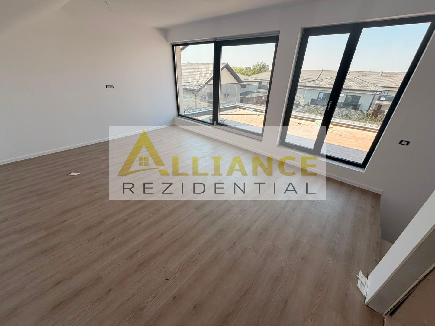 Casa Tip Duplex P+1+M - 5 camere - 4 bai 180 MPU - Teren - 190 MP - Poză 7