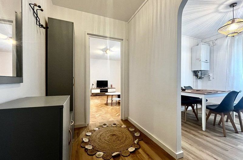 Apartament 3 camere, prima închiriere, elegant si primitor, in Circumvalațiunii - Poză 2