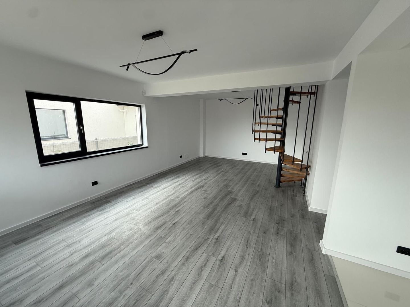 Vilă Premium cu 5 Camere în Tunari | Lângă Cosmopolis & Școala Mark T. - Poză 5
